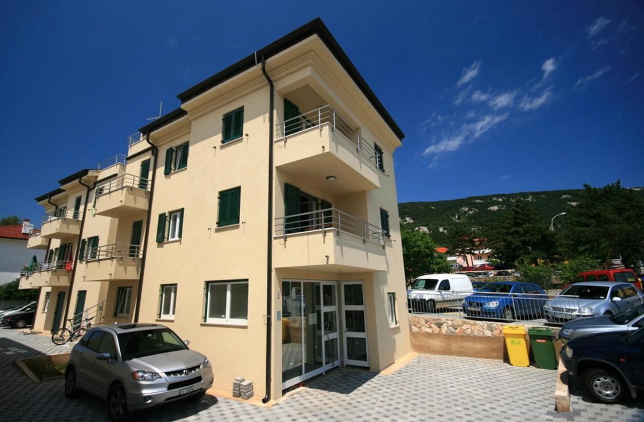 Apartments Happy Stay Center Baska Exteriér fotografie