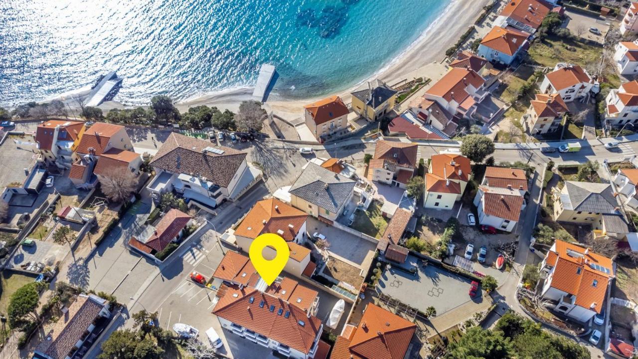 Apartments Happy Stay Center Baska Exteriér fotografie