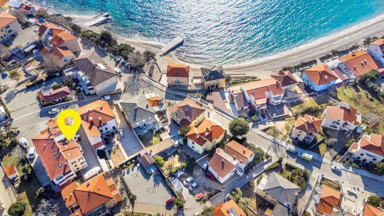 Apartments Happy Stay Center Baska Exteriér fotografie